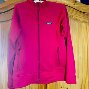 Patagonia women’s crosstrek jacket, size small. Full zipper front, pockets